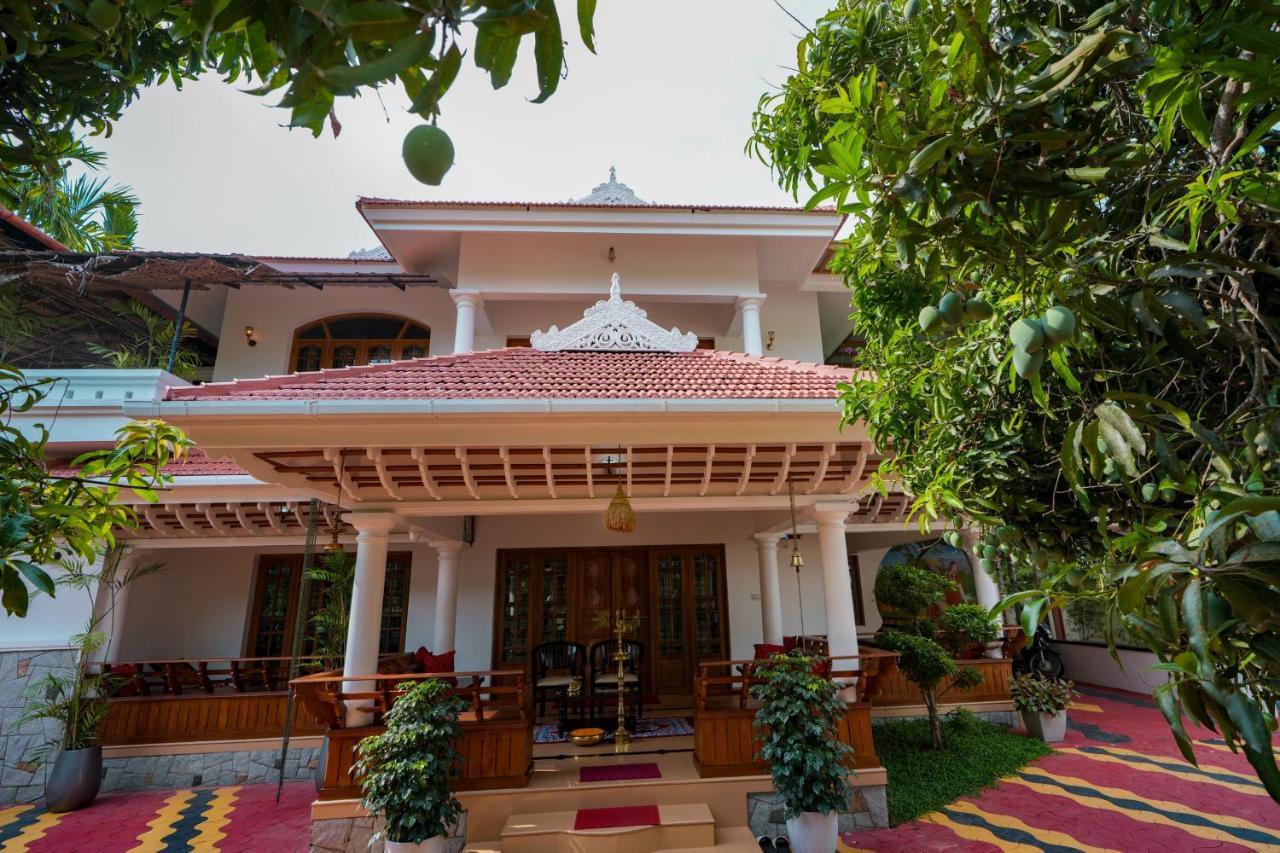 Parudeesa - Heavenly- Luxurious Palace Look-Near Cbd - Kerala - India With Breakfast Kāladi Екстериор снимка