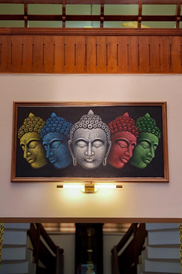 Parudeesa - Heavenly- Luxurious Palace Look-Near Cbd - Kerala - India With Breakfast Kāladi Екстериор снимка